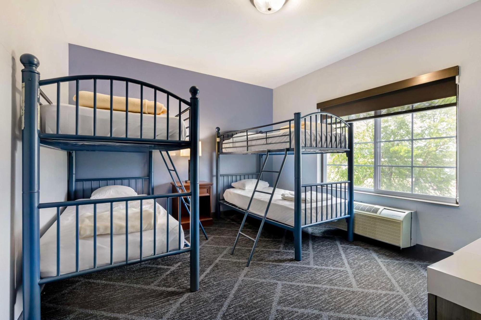 Best Western Plus Appleton Airport Mall Hotel Екстериор снимка