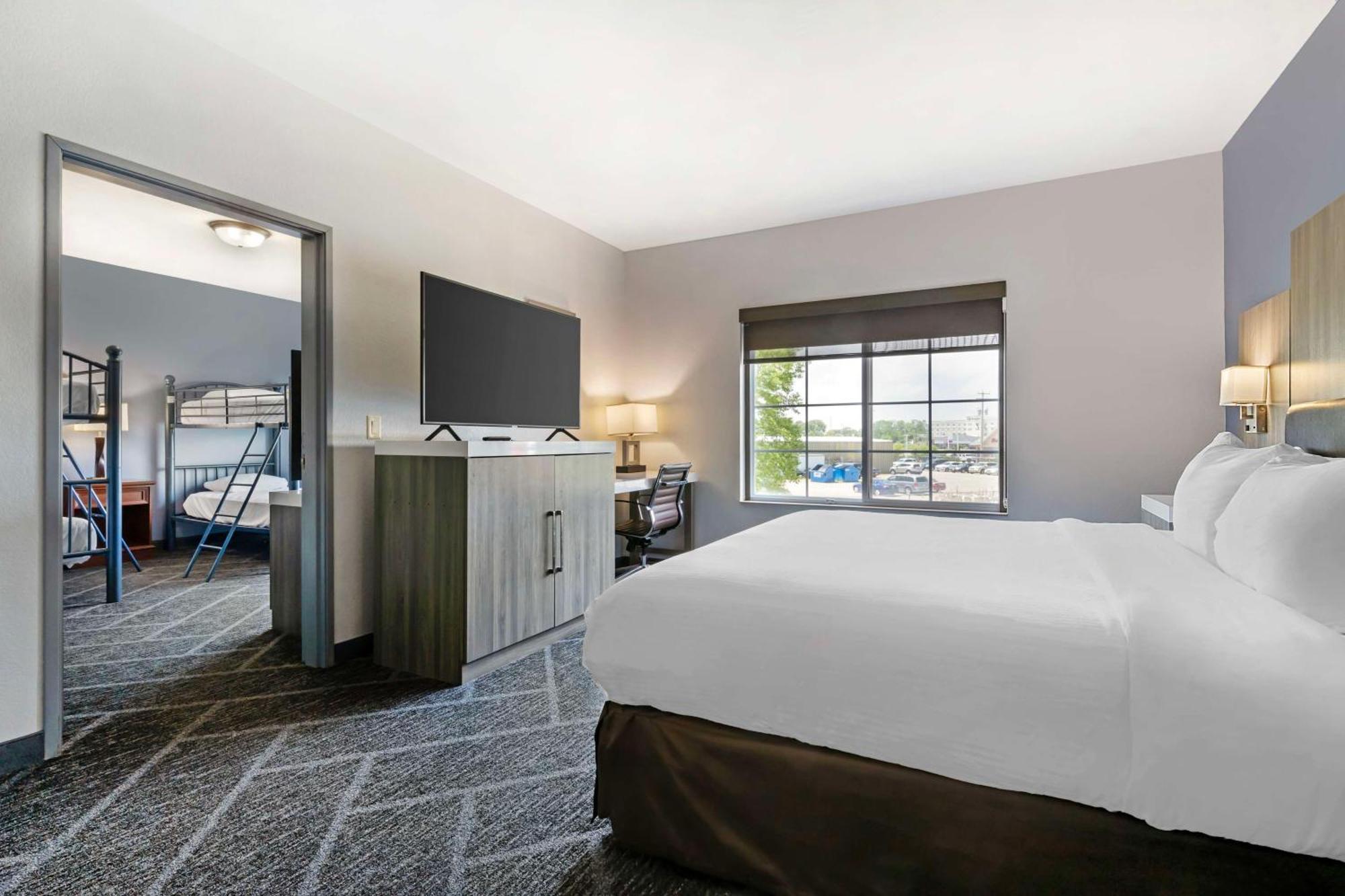 Best Western Plus Appleton Airport Mall Hotel Екстериор снимка