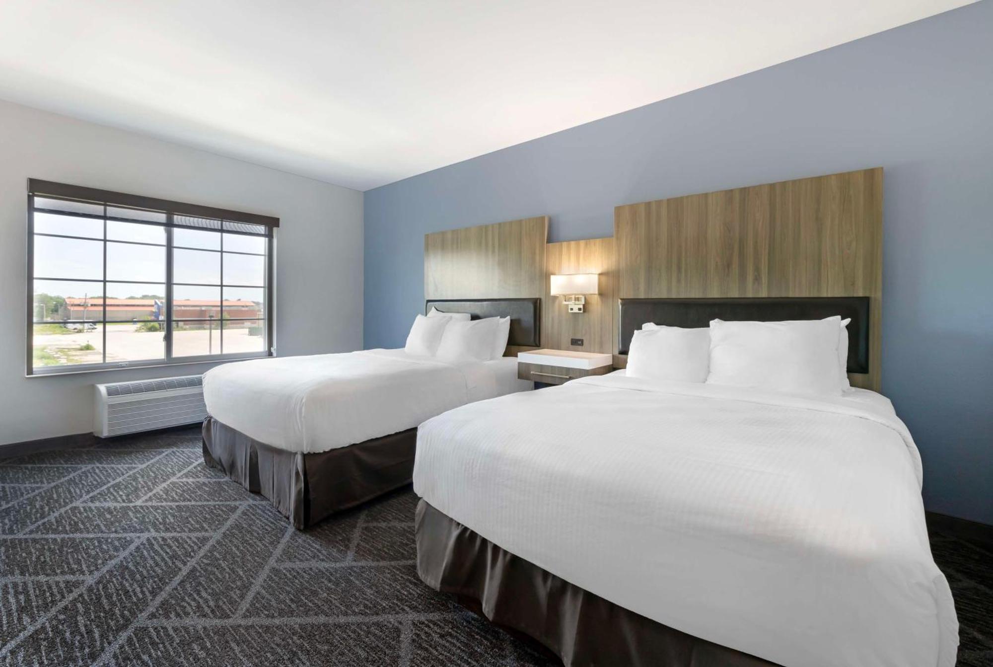 Best Western Plus Appleton Airport Mall Hotel Екстериор снимка